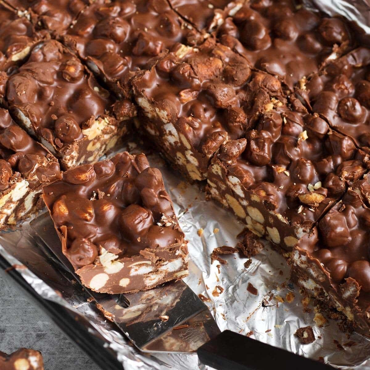 Chocolate Peanut Butter Bars with Mini Marshmallows