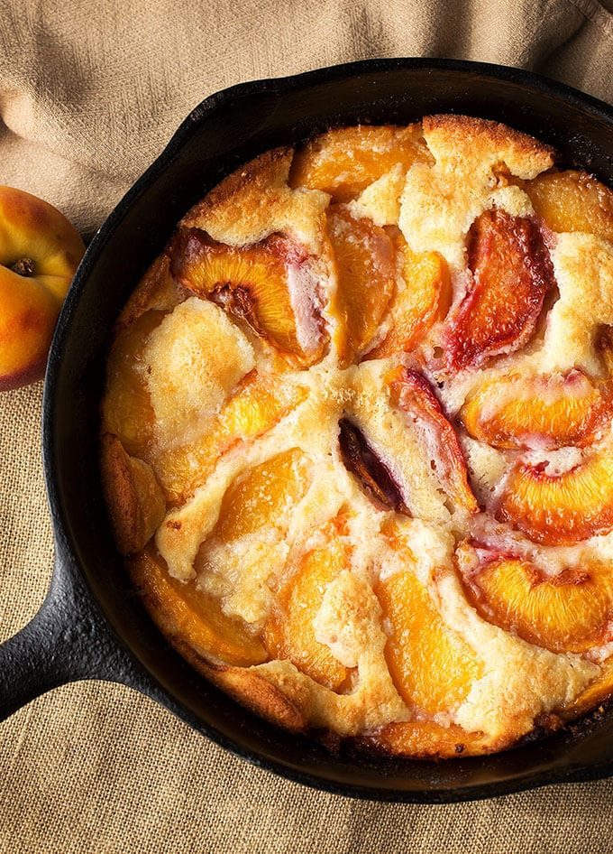 Fresh Peach Cobbler with Peaches