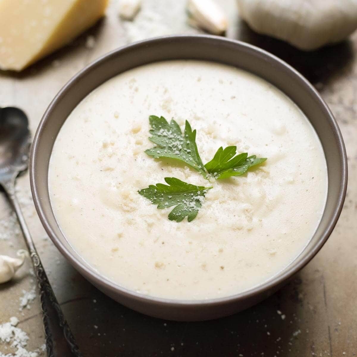 Creamy Garlic Parmesan Sauce with Heavy Cream