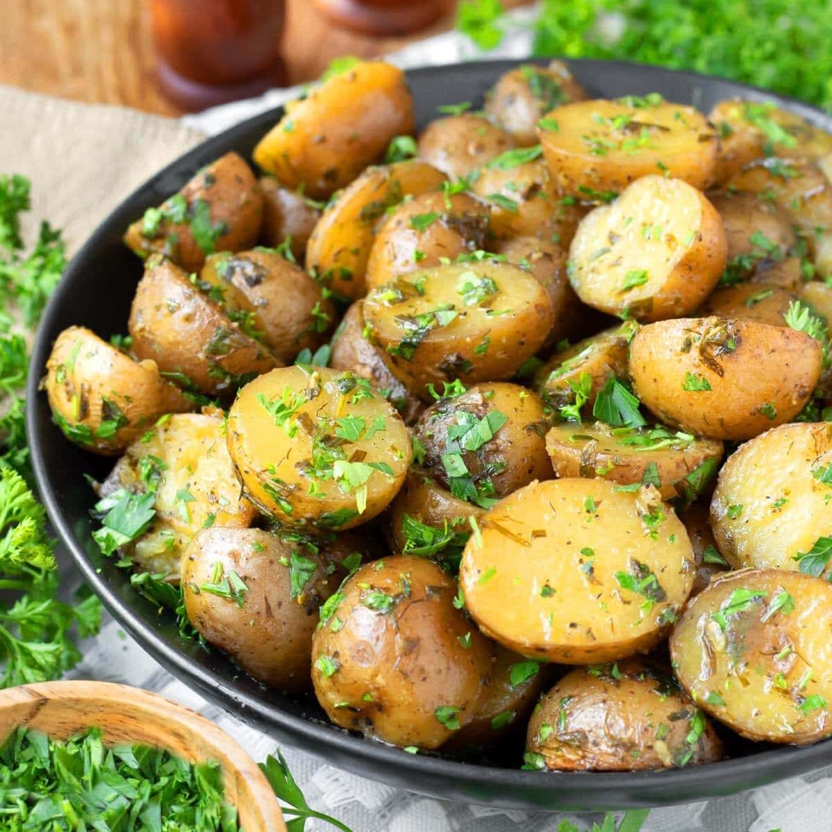 Slow Cooker Garlic Herb Potatoes