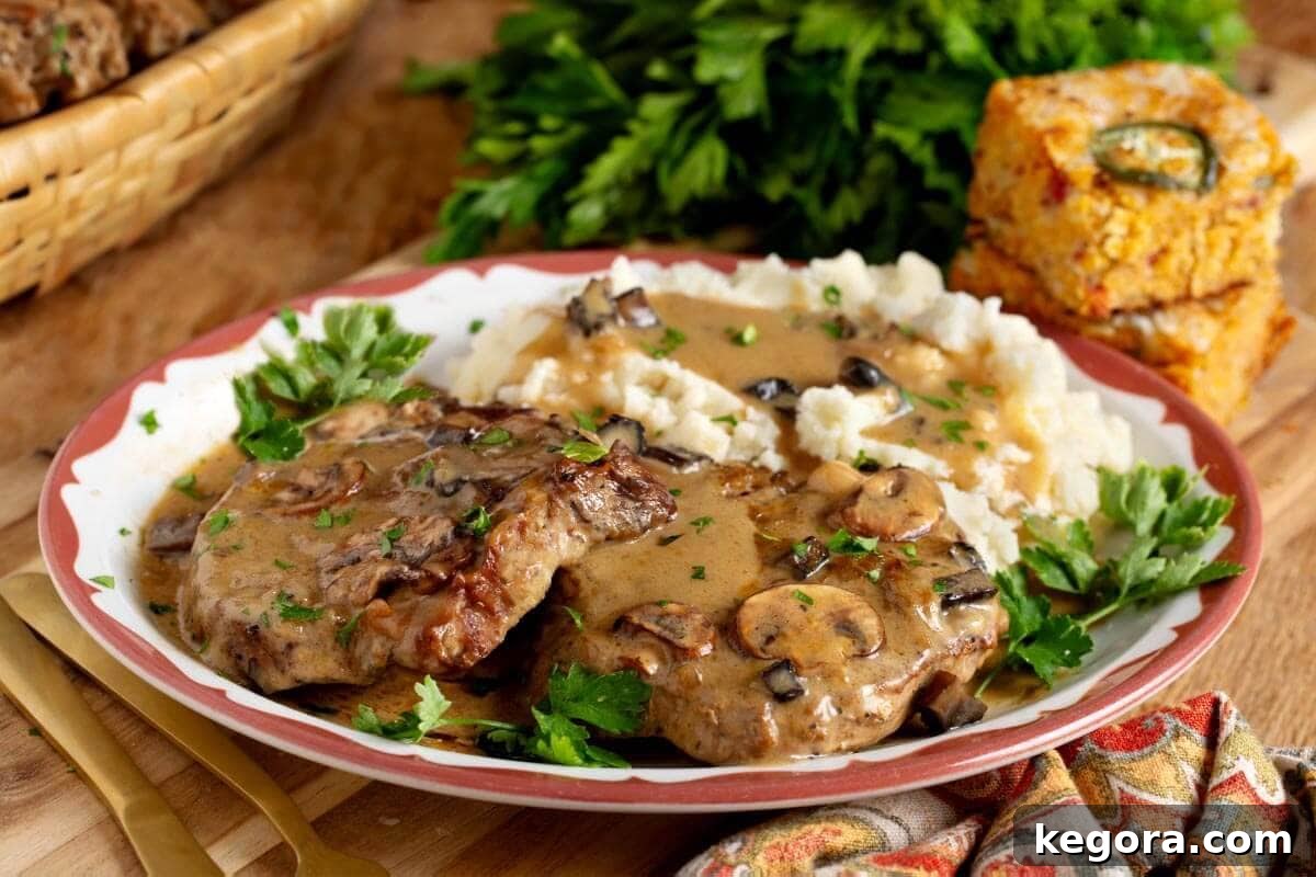 Ağır Pişiricide Lokum Kıvamında Mantar Soslu Pirzola 3 Slow Cooker Pork Chops with Mushroom Gravy and mashed potatoes
