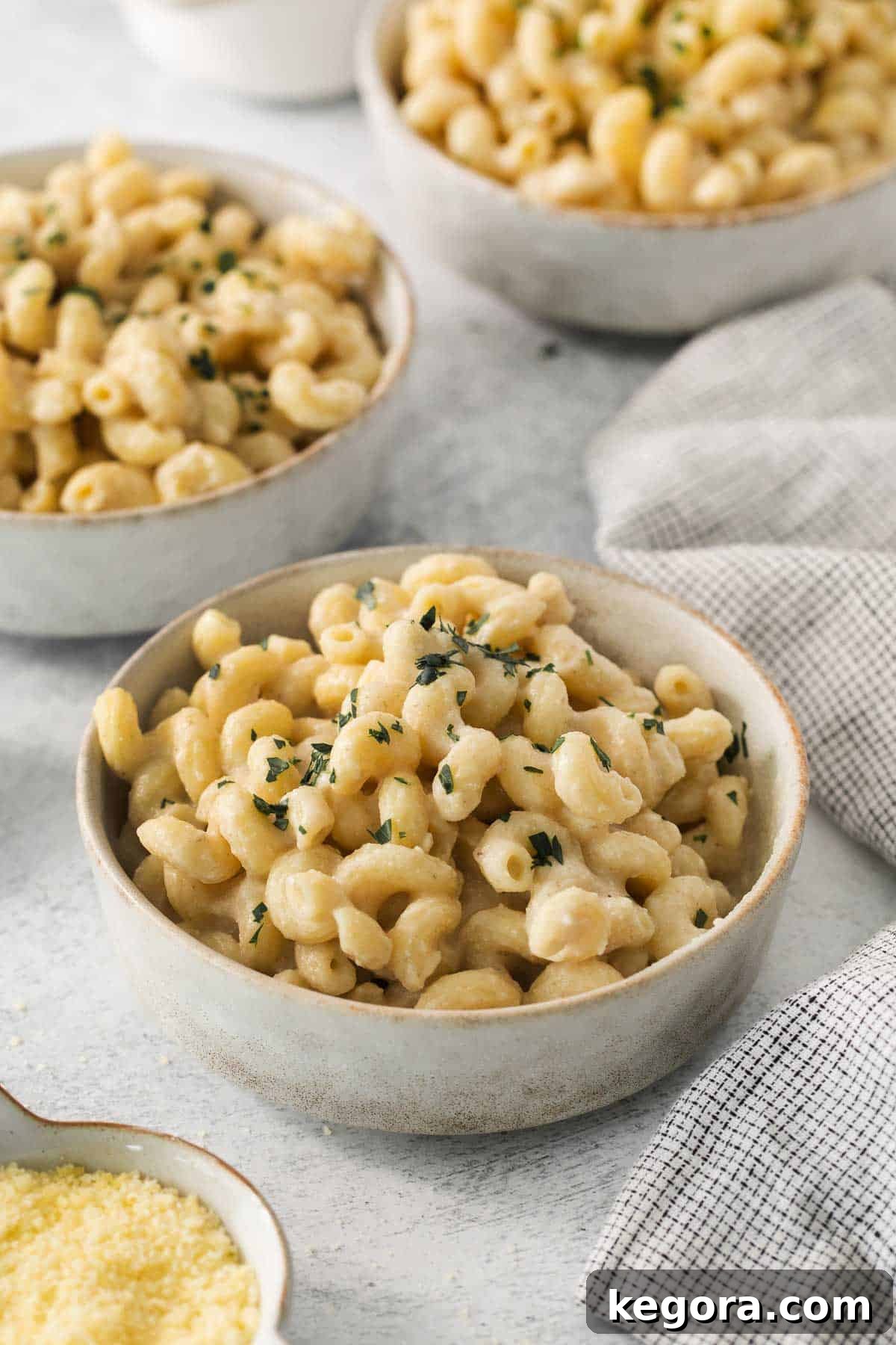 Dairy-Free Alfredo Sauce Cauliflower alfredo sauce and pasta in a bowl