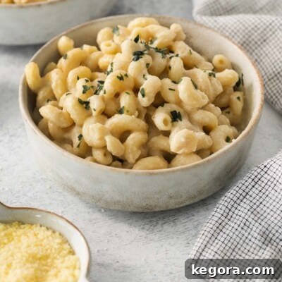 Cauliflower alfredo sauce and pasta in a bowl