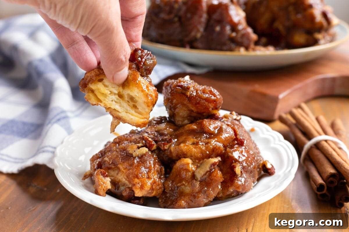 Gooey Cinnamon Monkey Bread Magic 3 Cinnamon Pull-Apart Monkey Bread